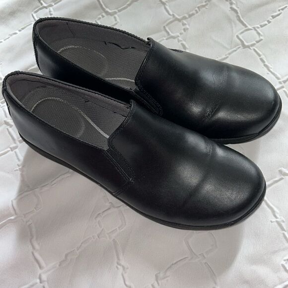 Dansko Linley Slip Resistant Leather Platform Slip-On Shoes(Size 40) - Picture 5 of 10